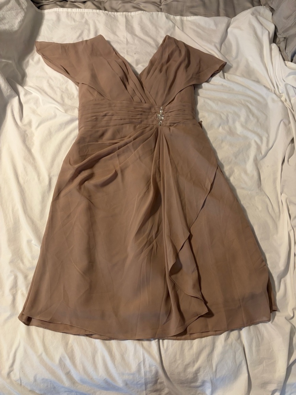 Elegant Taupe V‑Neck Chiffon Dress